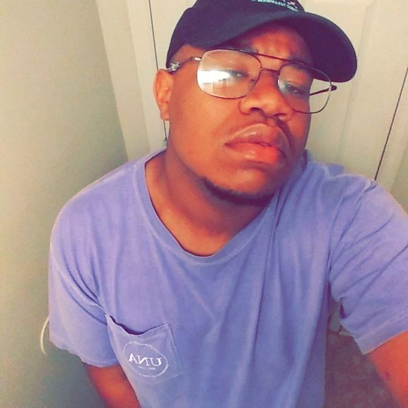 Meet your Posher, Antonio - Picture 1 of 1